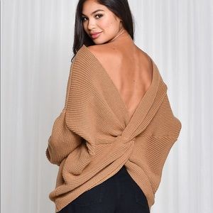TWISTED BACK DETAILED OVERSIZED SWEATER